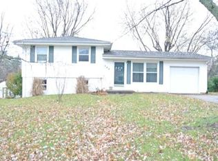 300 Georgia Ln, Liberty, MO 64068