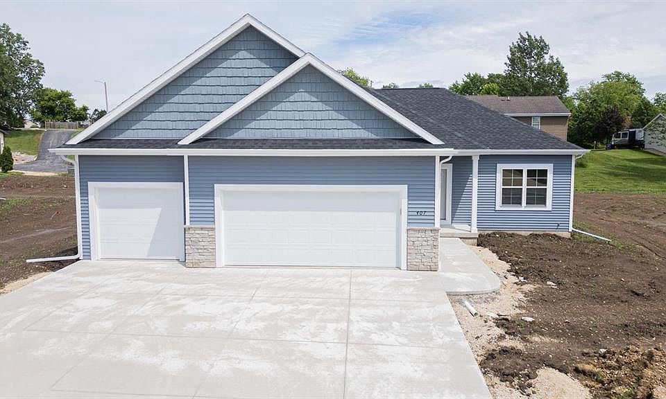 1st image of 442 Village Lane