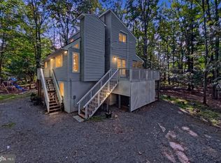 5145 Hummingbird Dr, Pocono Summit, PA 18346