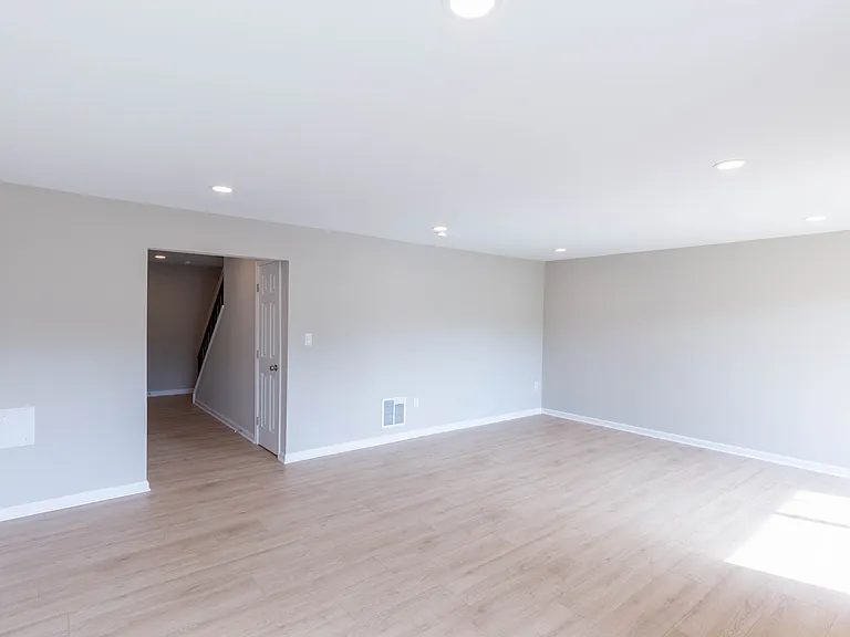 7914 Towerbell Ct — Photo 35