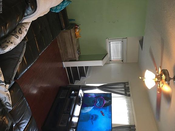 2nd image of 3332 W 91st St