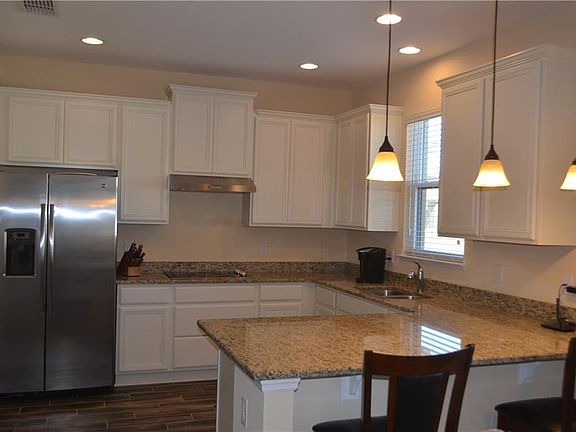 3rd image of 3343 Forton Dr