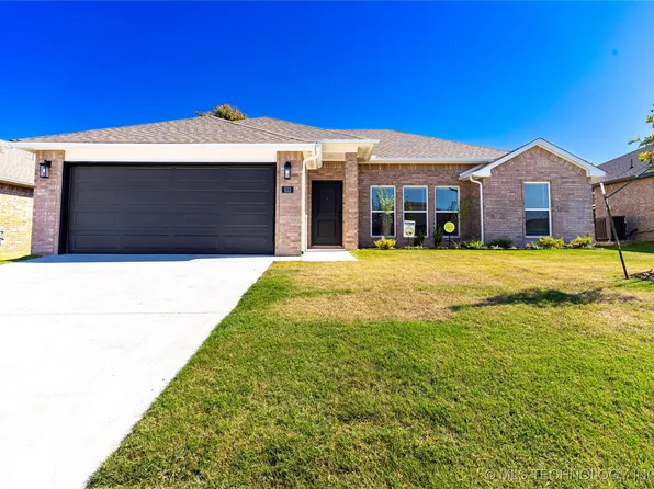 513 S 49th Ct, Broken Arrow, OK 74014