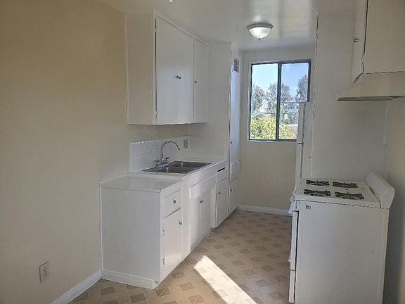 5th image of 11941 Runnymede St APT 4