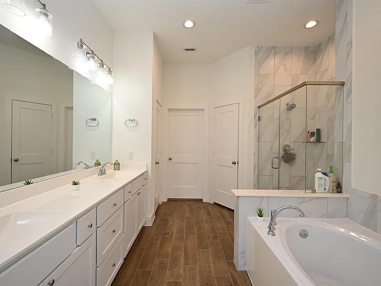 1535 Cathedral Bend Dr — Photo 12