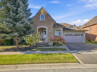 208 Butterfly Ln, Oakville, ON L6L6V4