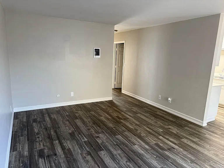 Spacious 2 Bedroom Apartments at The Courtyards in El Cajon — Photo 18
