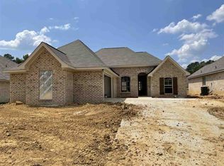 1010 Silver Cir, Pearl, MS 39208
