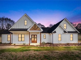 117 Neys Field Trl, Jefferson, GA 30549