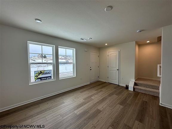 3rd image of 752 Mulligan Ct