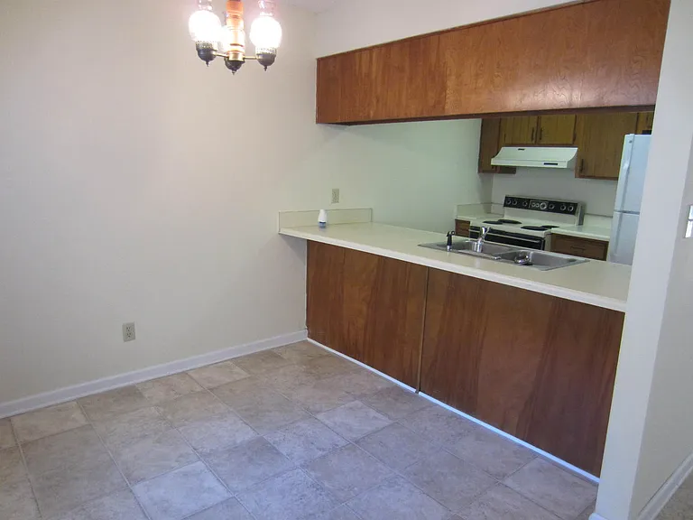 4B Wooddale Dr — Photo 5