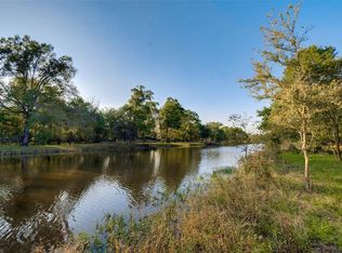 310 Center Dr, Cleveland, TX 77327