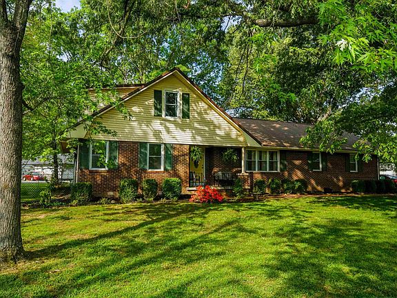 3rd image of 3409 Benton Rd