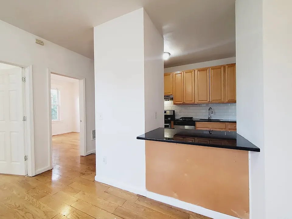 85 Brown Pl #101