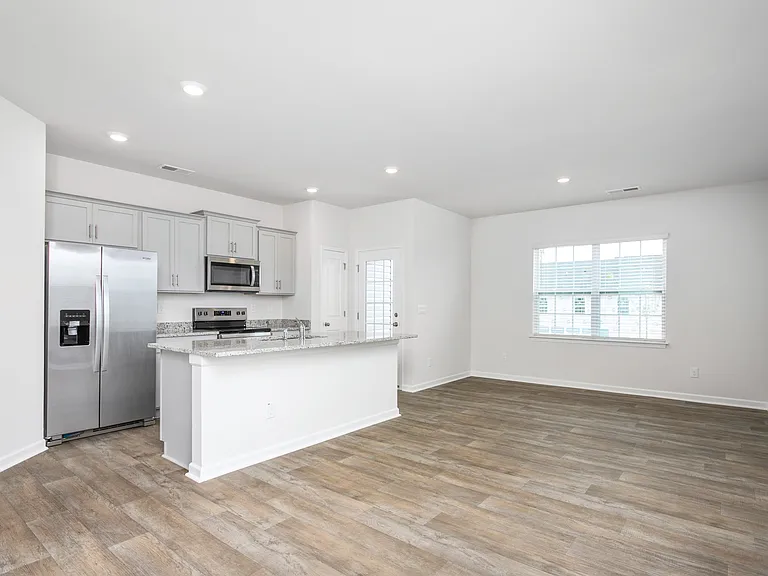 1193 Evelynnview Ln — Photo 10