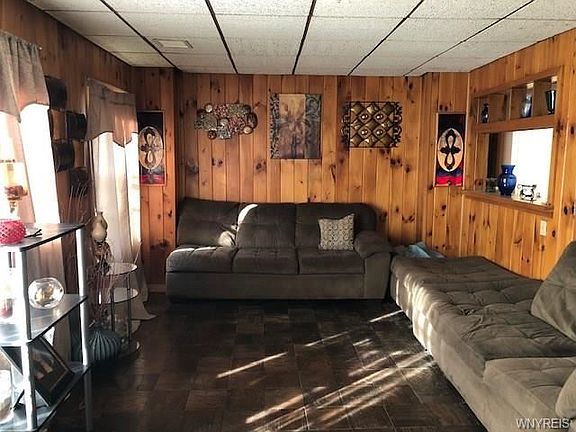 4th image of 341 East St