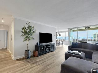 6 Horizon Rd #2209, Fort Lee, NJ 07024
