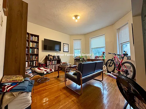 103 Gordon St Photo 1