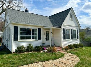 1809 Vinson St, Staunton, VA 24401