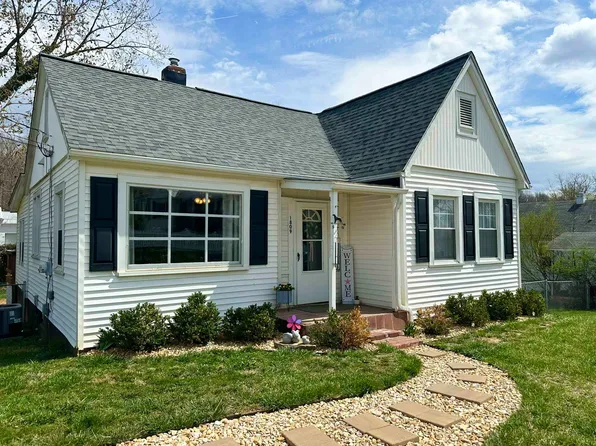 1809 Vinson St, Staunton, VA 24401