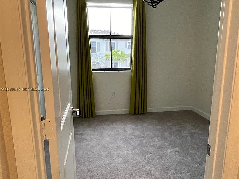 11889 SW 245th Ter — Photo 36