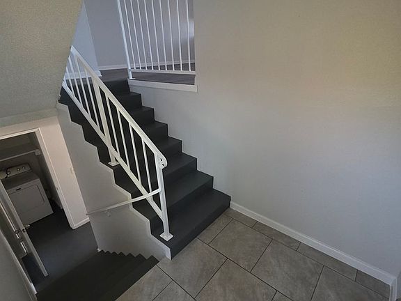 4th image of 11533 Freeman Ave APT B