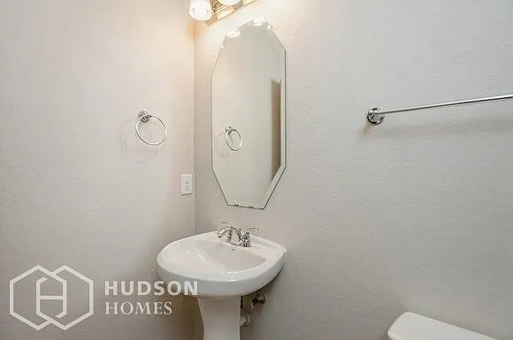 23247 Gallanda Dr — Photo 11
