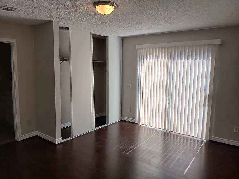 378 E Mariana St — Photo 17