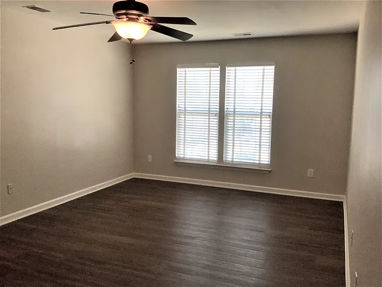 818 Laurel Meadows Pkwy — Photo 11