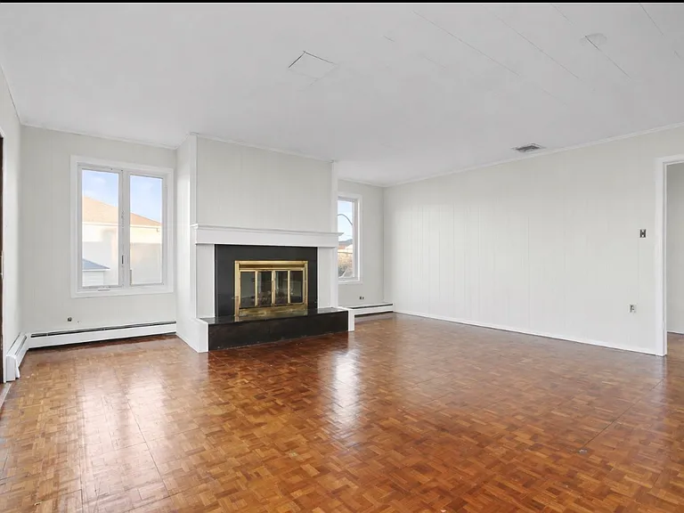 115 Maryland Ave — Photo 21