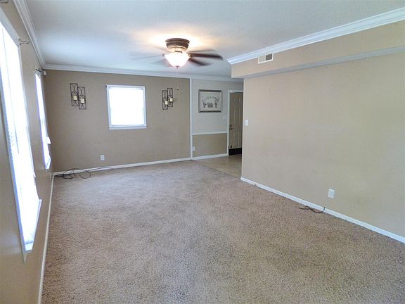 3rd image of 113 Blueberry Ln