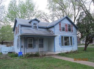 609 N Illinois St, Charles City, IA 50616
