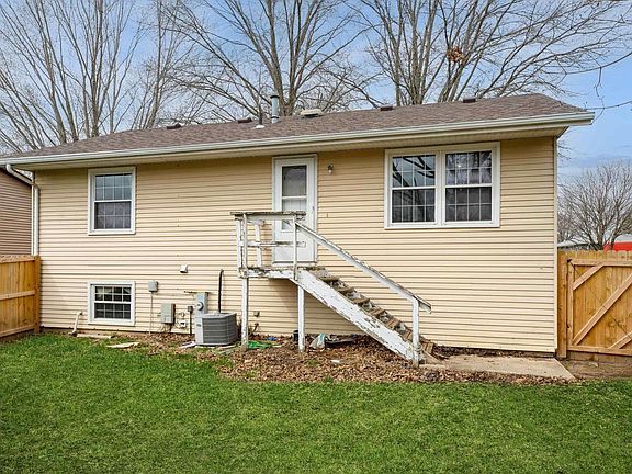 3rd image of 413 Cynthia Dr