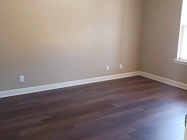 Sunset Place Apartments — Photo 13