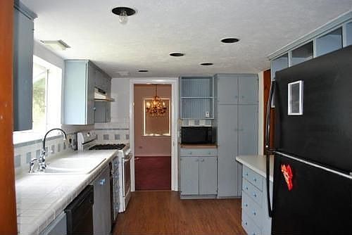 4th image of 715 N Irving Heights Dr