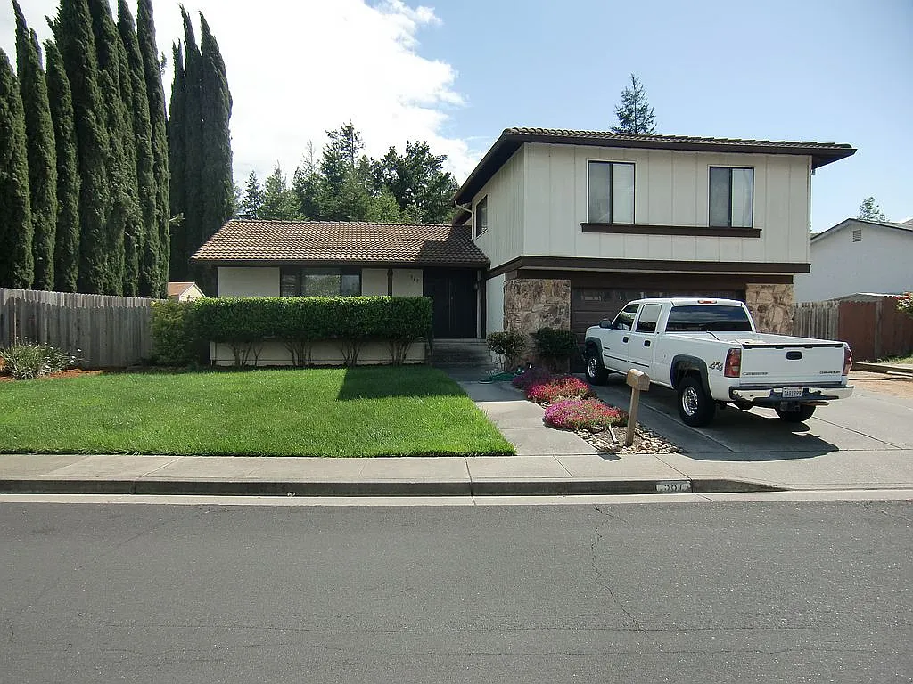 567 Americano Way photo 1