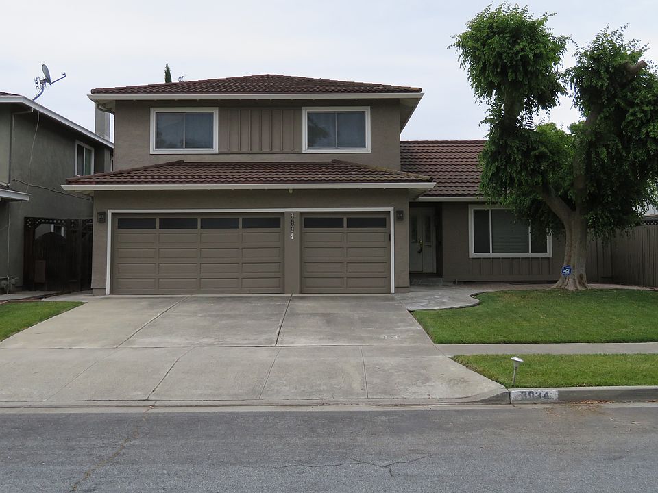 1st image of 3934 Wellington Sq