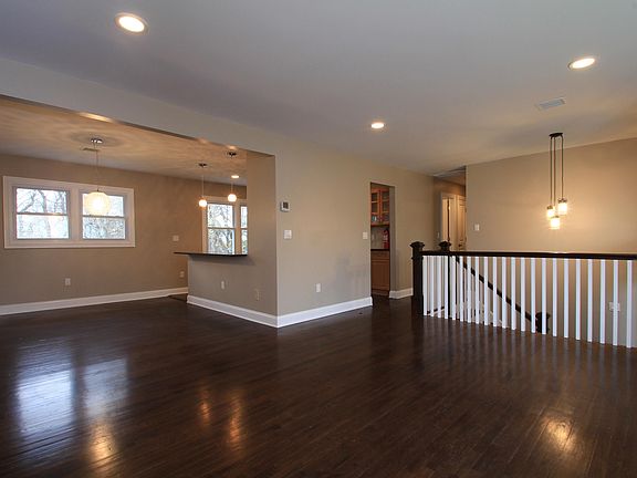 4th image of 321 Kastler Ct
