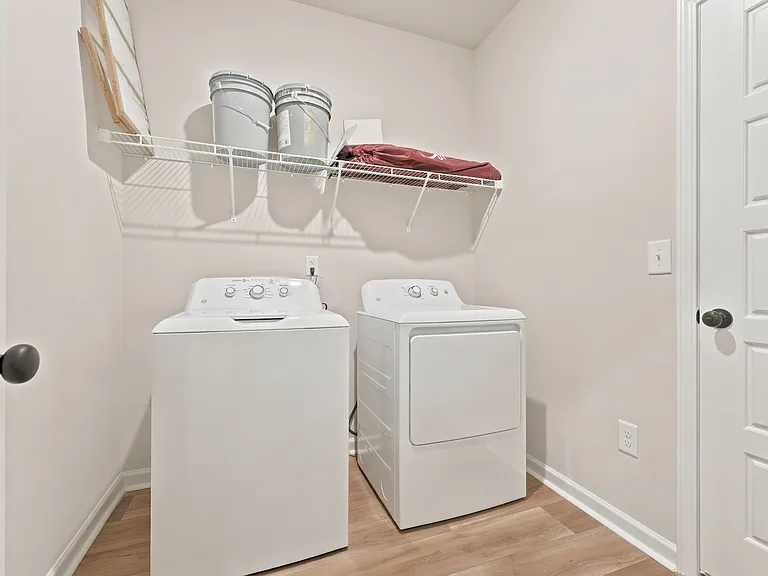 1145 Tibetan St — Photo 15