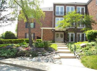 520 Biesterfield Rd APT 309E, Elk Grove Village, IL 60007