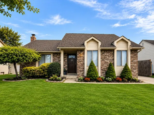 25783 Mary St, Chesterfield, MI 48051