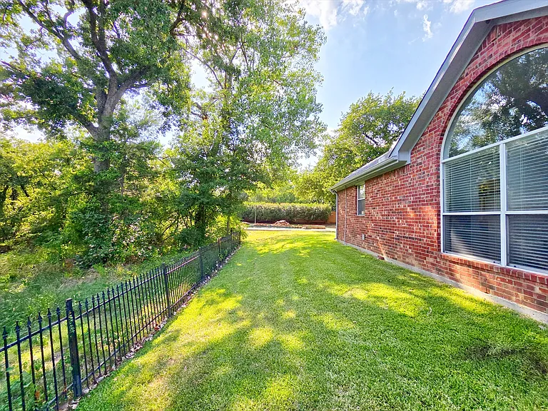 1601 Twilight Dr — Photo 28
