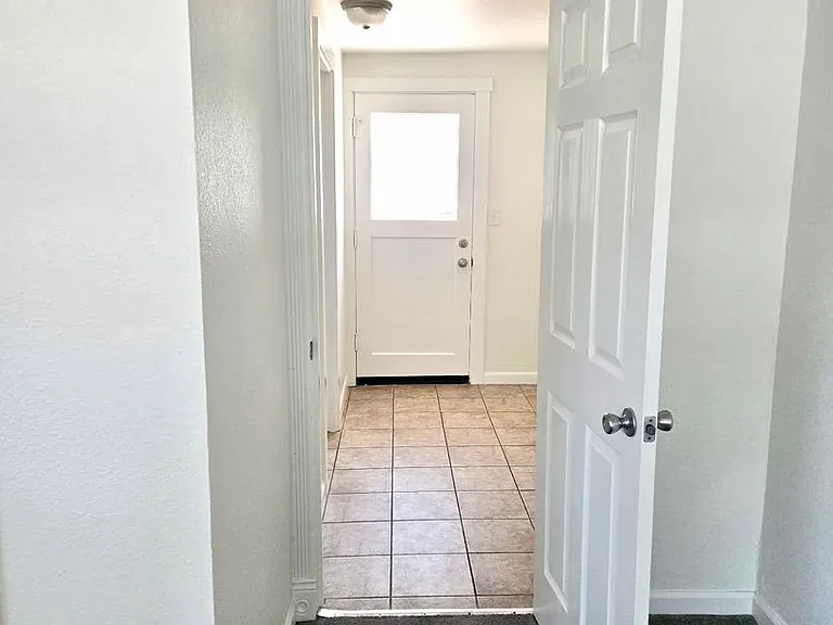 3613 Grandview Dr W — Photo 18