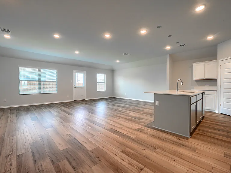513 Brook View Dr — Photo 5