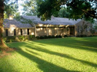 9833 Overbrook Rd, Leawood, KS 66206