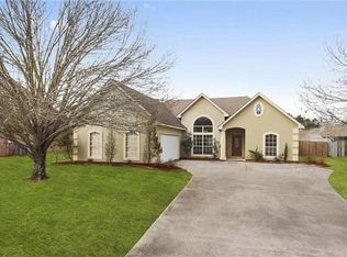 443 Gainesway Dr, Madisonville, LA 70447