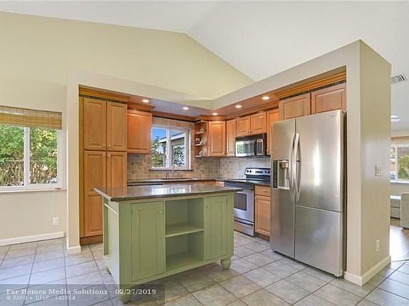5th image of 7317 NW 39th St