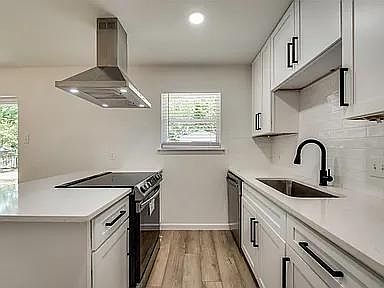 5th image of 1004 Darnell Ave