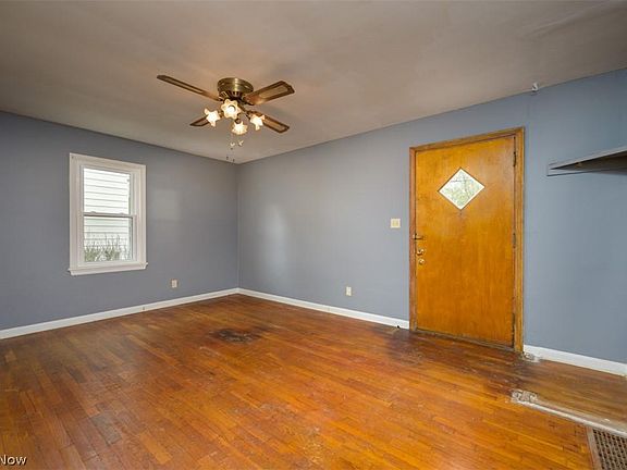 5th image of 819 E Archwood Ave
