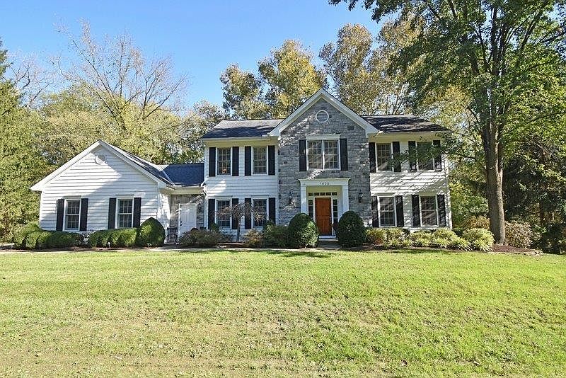 1st image of 1420 Elm Ln